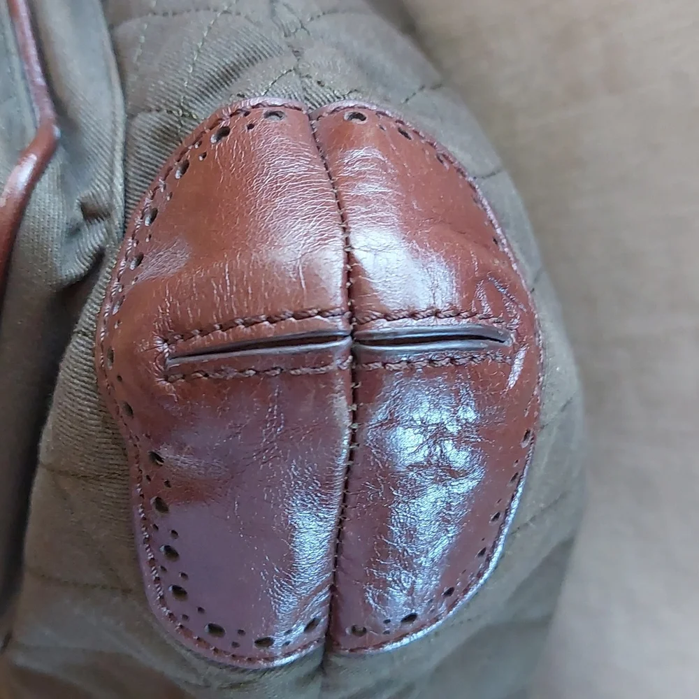 Vera Bradley Tote - Picture 4 of 17